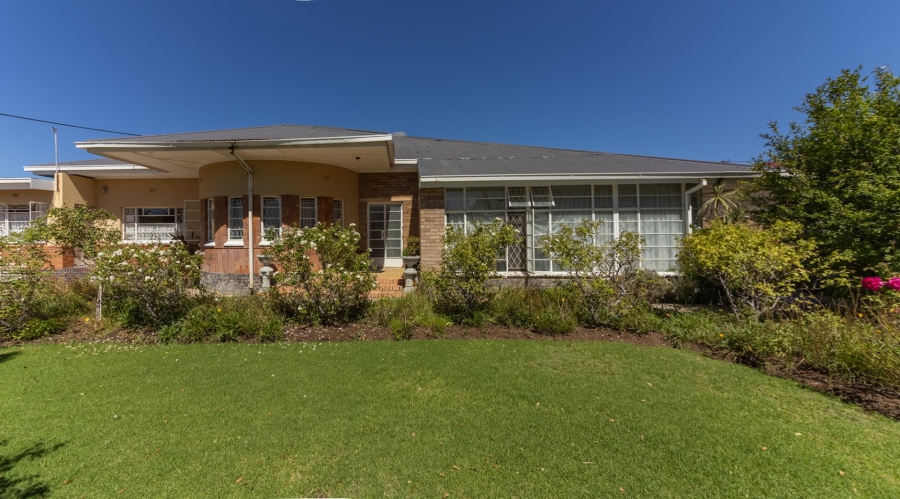 4 Bedroom Property for Sale in Kroonheuwel Free State